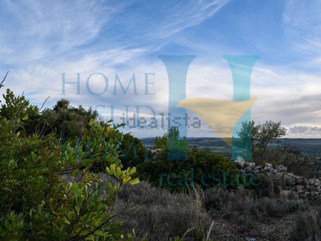 Terreno in vendita di 77000 m² in Via TOMMASO FAZELLO, 228