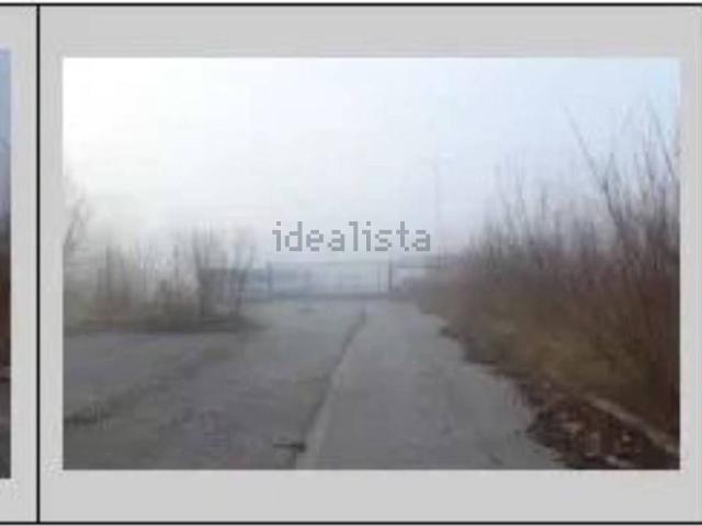 Terreno in vendita di 77129 m² in Via Cento