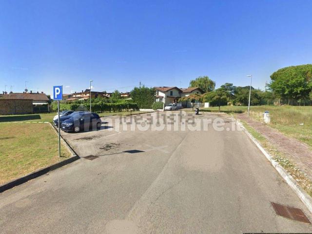 Terreno in vendita di 786 m² in Via Aida