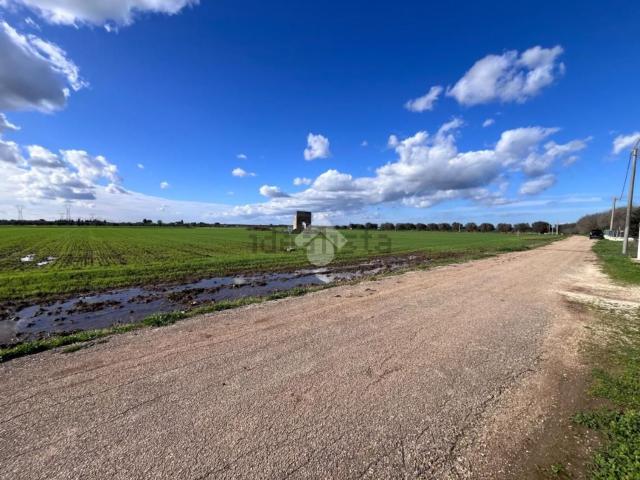 Terreno in vendita di 79824 m² in Via Martina Franca, 20