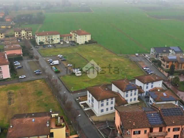 Terreno in vendita di 790 m² in Via Giuseppe Dossetti