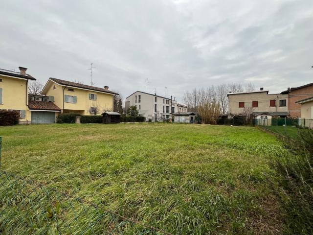 Terreno in vendita di 791 m² in Via Antonio Ligabue