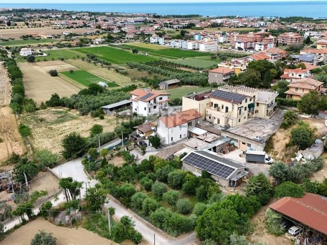 Terreno in vendita di 792 m² in Contrada San Salvatore