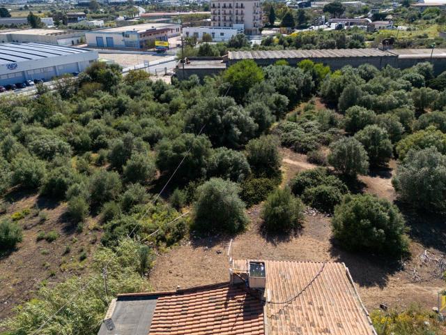 Terreno in vendita di 8000 m² in Via Loggia Giuseppe