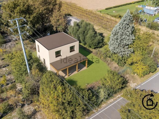 Terreno in vendita di 800 m² in Via Bianco da Durazzo, 46