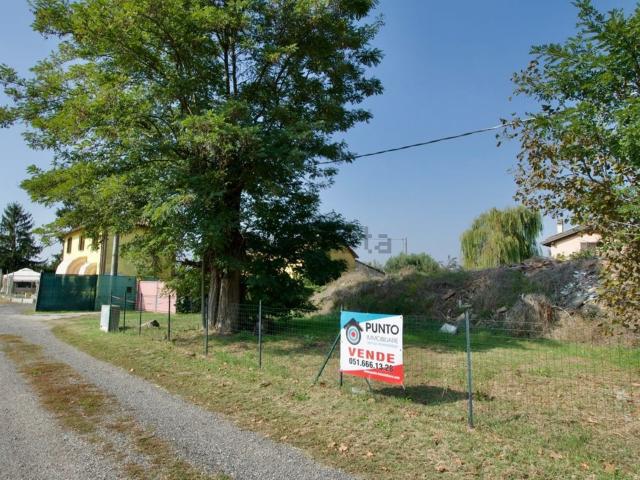 Terreno in vendita di 800 m² in Via Cavalle, 11