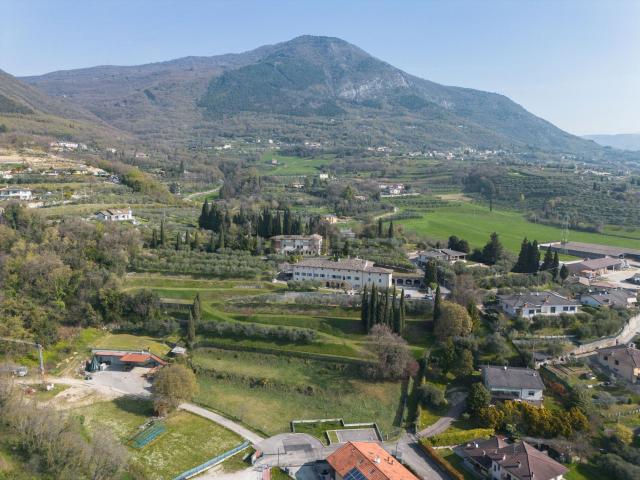 Terreno in vendita di 800 m² in Via D. Andreis
