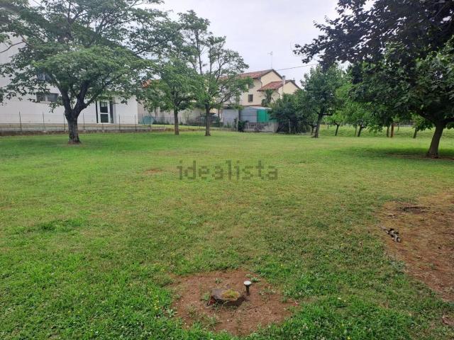 Terreno in vendita di 800 m² in Via IV Genova, 53