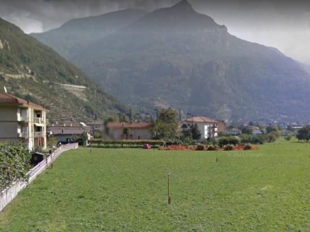 Terreno in vendita di 800 m² in Via Lilla