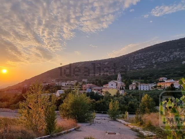 Terreno in vendita di 800 m² in Via Quari