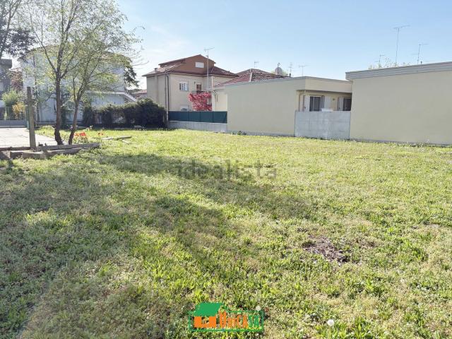 Terreno in vendita di 800 m² in Via San Rocco