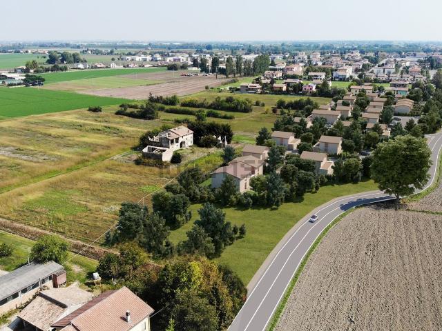 Terreno in vendita di 800 m² in Via XXIV Maggio