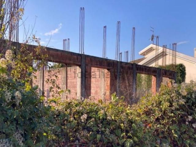 Terreno in vendita di 827 m² in Via Gianfranco Miglio
