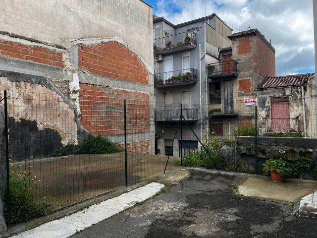 Terreno in vendita di 82 m² in Via Duilio, 115