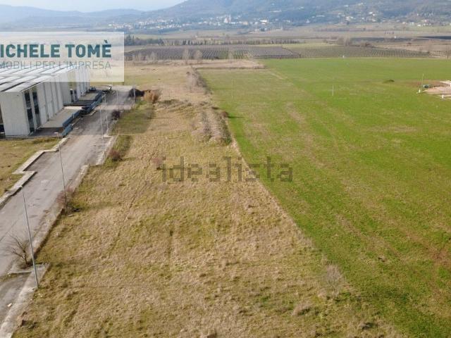 Terreno in vendita di 8379 m² in Traversa Circ Bran