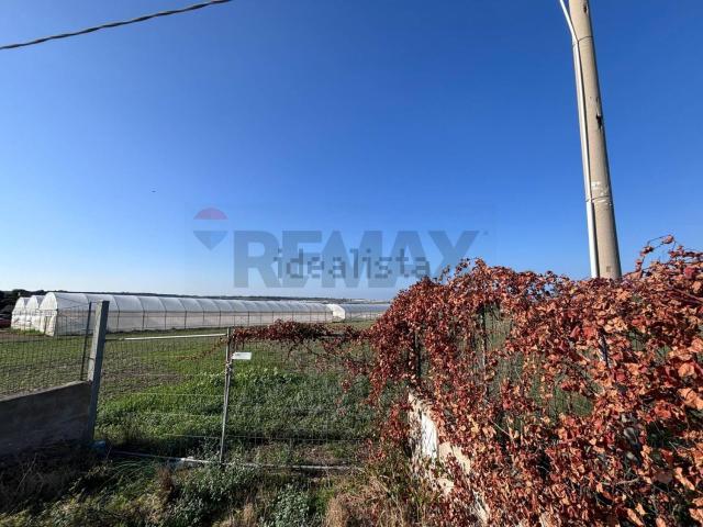 Terreno in vendita di 8329 m²