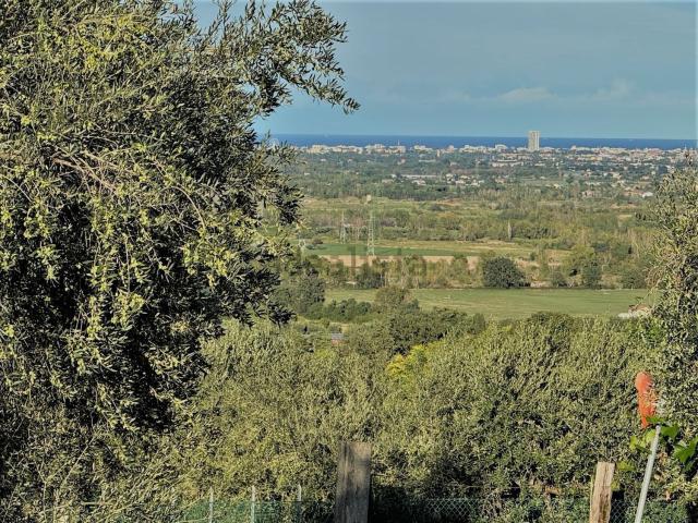 Terreno in vendita di 845 m²