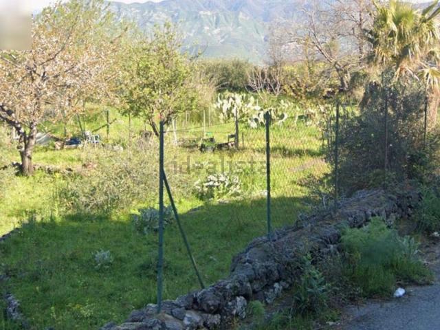 Terreno in vendita di 8400 m² in Via Zucconero