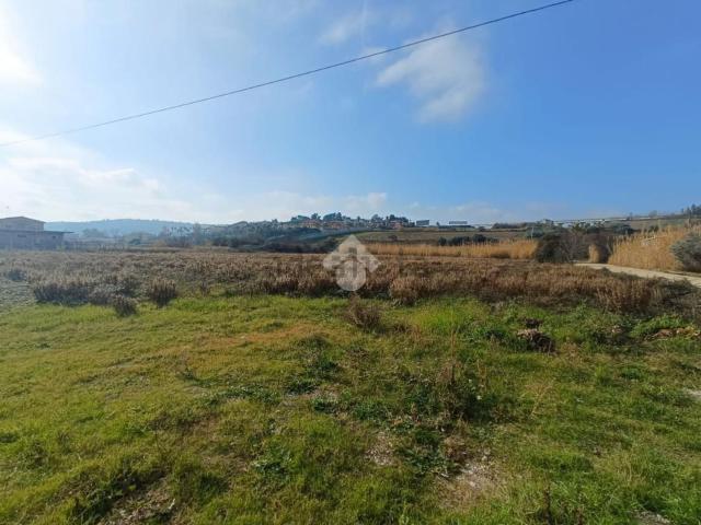 Terreno in vendita di 8423 m² in Via Lombardia