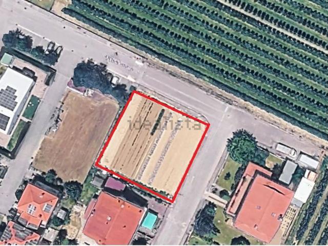 Terreno in vendita di 855 m² in Via 2 Agosto