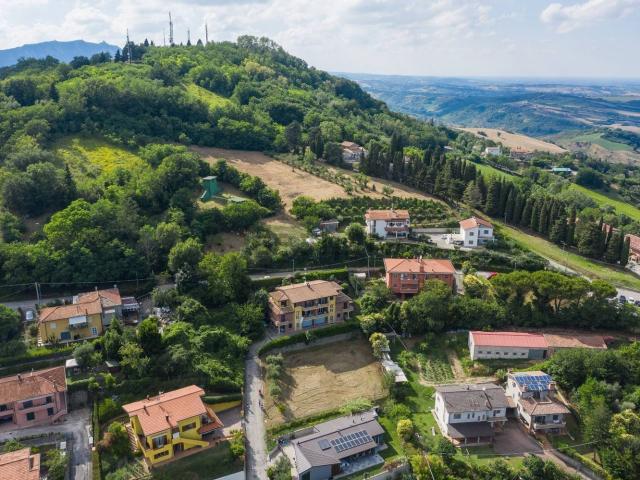 Terreno in vendita di 850 m² in Via Alessandro Manzoni