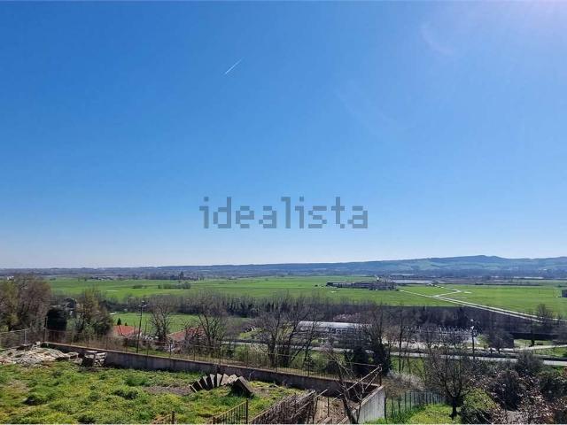Terreno in vendita di 869 m² in Via la Pira G