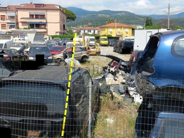 Terreno in vendita di 860 m² in Via Canaletto, 1