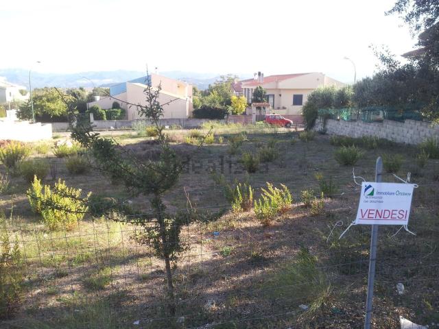 Terreno in vendita di 870 m² in Viale delle Rose