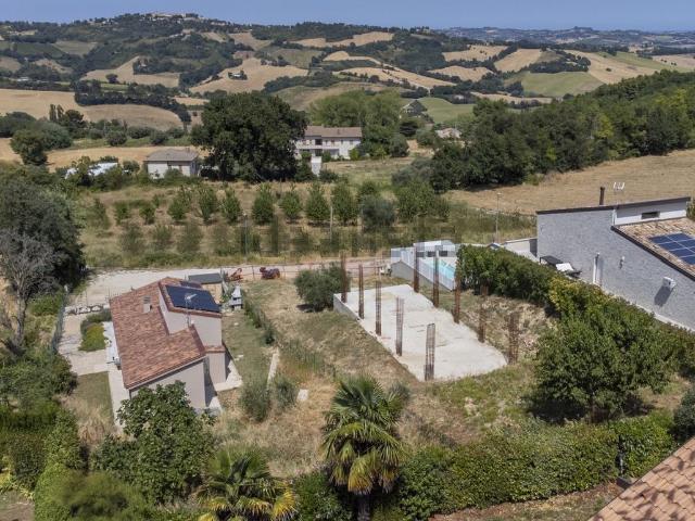 Terreno in vendita di 871 m² in Via Vallone, 20