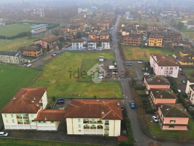 Terreno in vendita di 880 m² in Via Giuseppe Dossetti