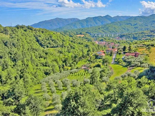 Terreno in vendita di 8825 m² in Via Costa di Santa Cristina