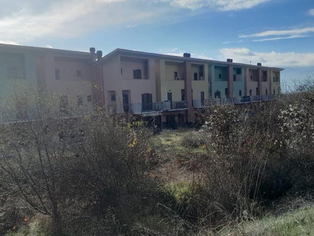 Terreno in vendita di 890 m² in Via dei tulipani