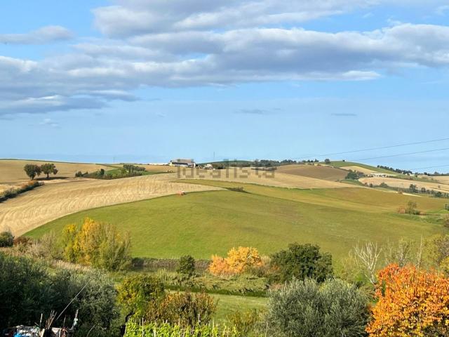Terreno in vendita di 90000 m² in Via dei Cipressi