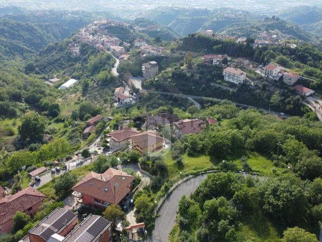 Terreno in vendita di 900 m² in Via Bellavista