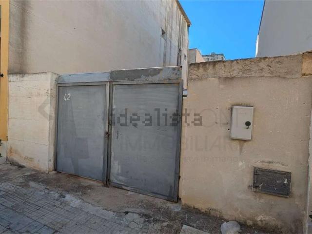 Terreno in vendita di 90 m² in Via Giardini, 42