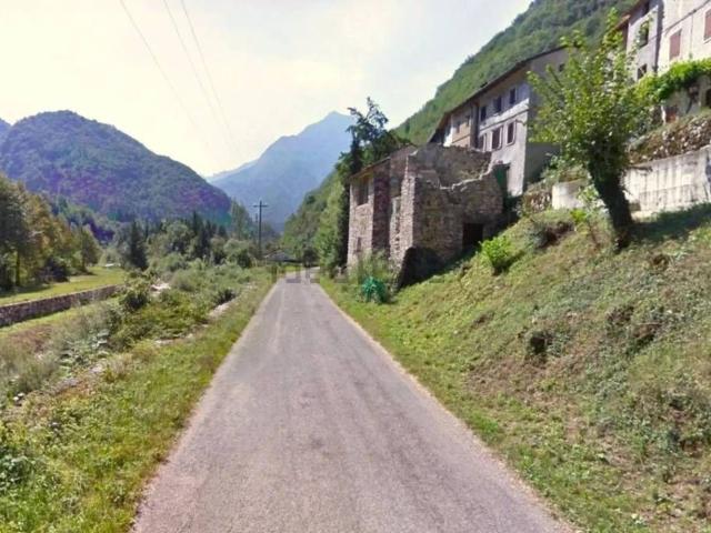 Terreno in vendita di 90 m² in Via Scattolari