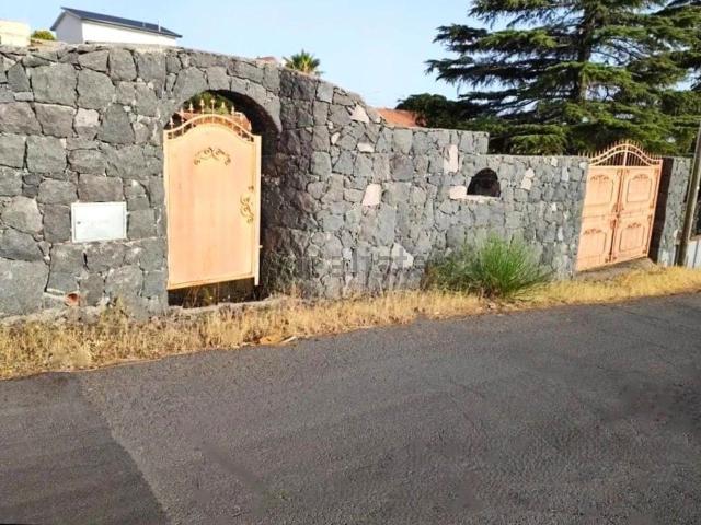 Terreno in vendita di 910 m² in Contrada timpa di Pero