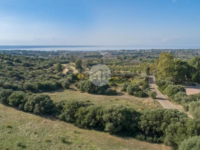 Terreno in vendita di 9135 m² in Via fra Ponti