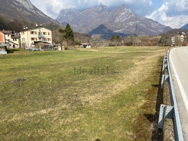 Terreno in vendita di 913 m² in Via degli Artigiani