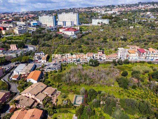 Terreno in vendita di 9248 m² in Via Firenze, 208