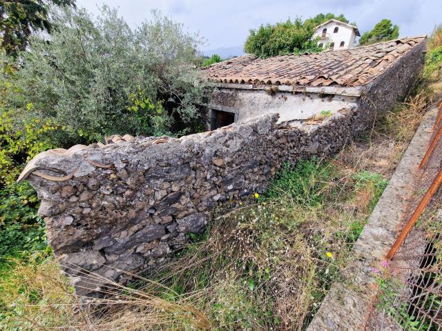 Terreno in vendita di 9250 m² in Via Trainara