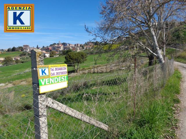 Terreno in vendita di 9260 m² in Contrada Giganna