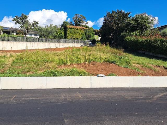Terreno in vendita di 929 m² in Via Monteferro