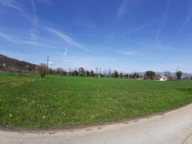 Terreno in vendita di 9300 m²