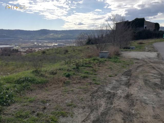 Terreno in vendita di 949 m² in Via Leonardo da Vinci