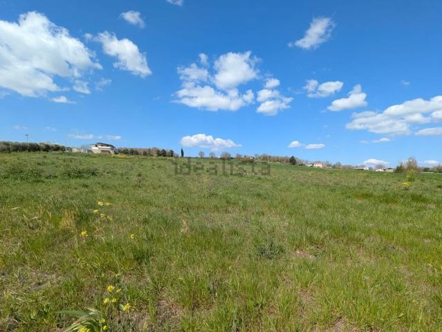 Terreno in vendita di 9400 m² in Via Santa Maria