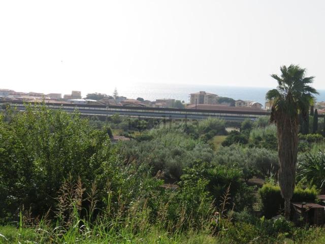 Terreno in vendita di 9560 m² in Via Amalfi