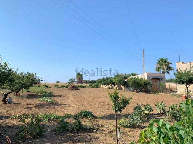 Terreno in vendita di 950 m² in Via Donna Vannella, 6