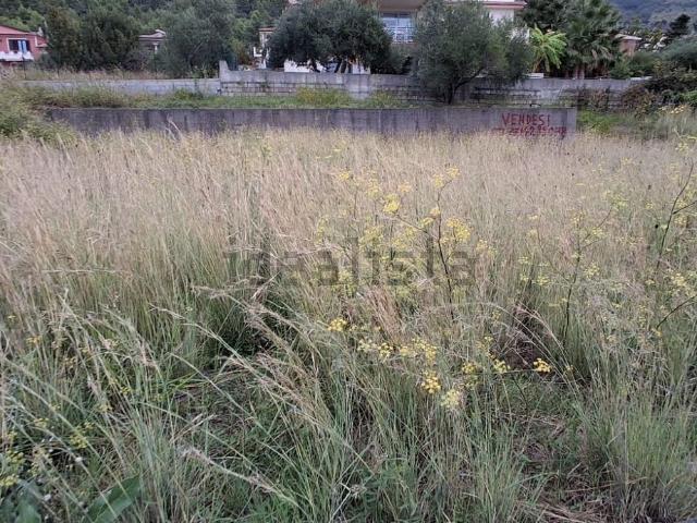 Terreno in vendita di 950 m² in Via Giorgio Almirante, 11
