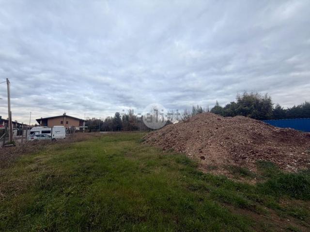 Terreno in vendita di 950 m² in Vicolo Adda